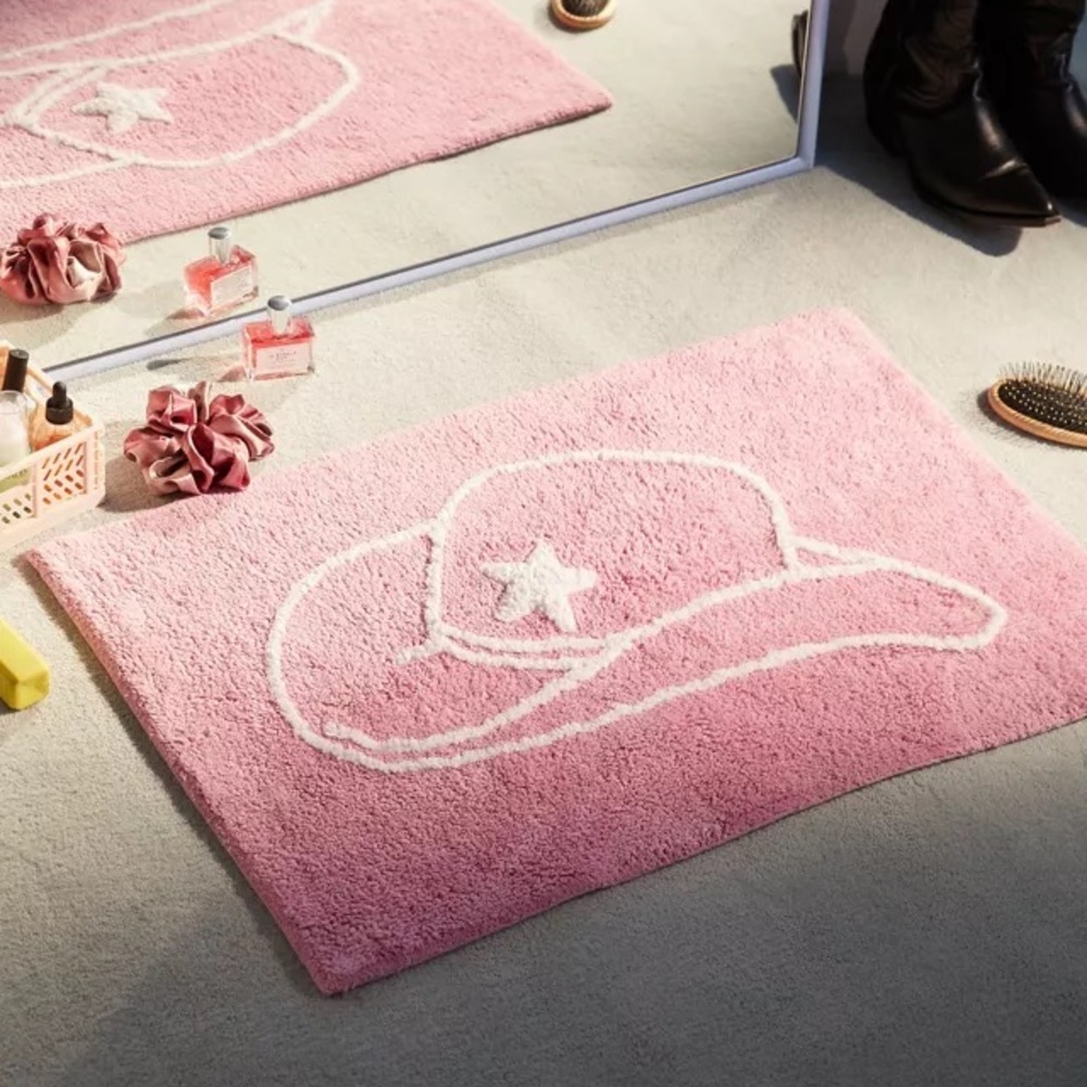 Urban Outfitters New With Tags Pink Cowgirl
Hat Bathmat